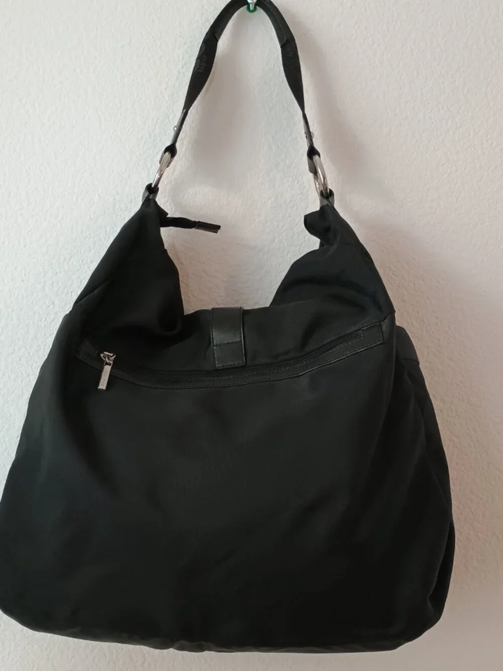 NWOT Lg Shoulder Bag Hobo Cow Leather Trim Brass Lock Zip Closure Multi Pockets